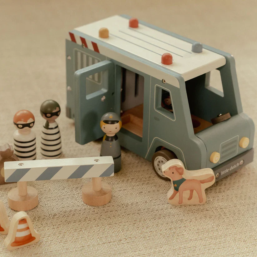 Police Van - Image 3