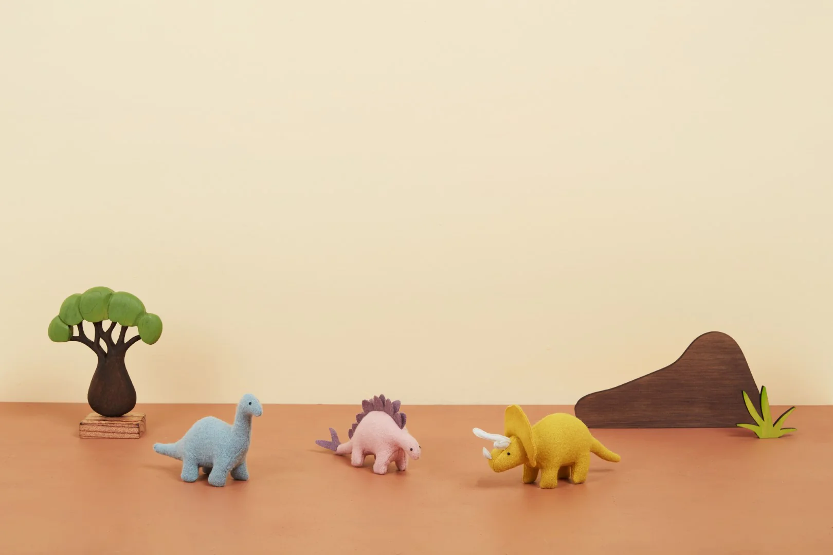 Holdie - Dinosaurs - Image 11